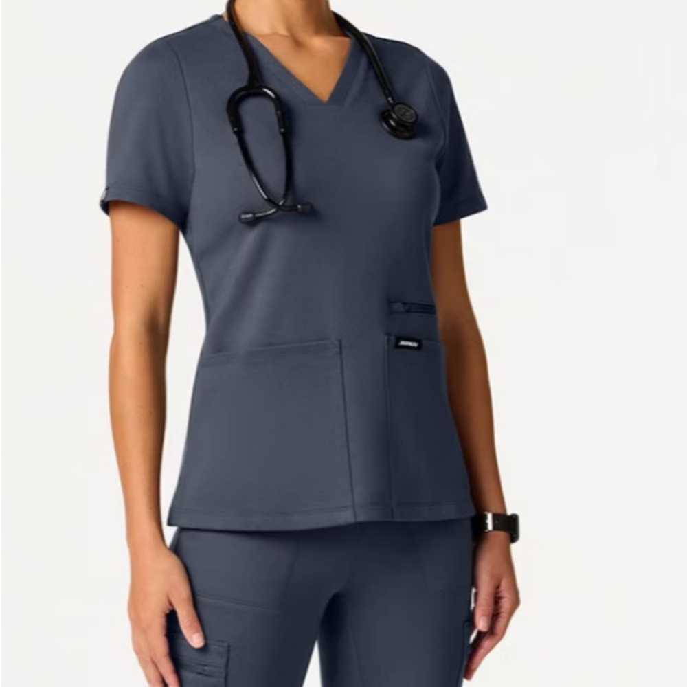 Jaanuu Skinny scrub set